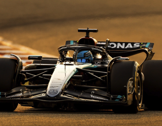 Fórmula 1: Últimas Notícias - Mercedes na pista de Bahrain no fim da tarde